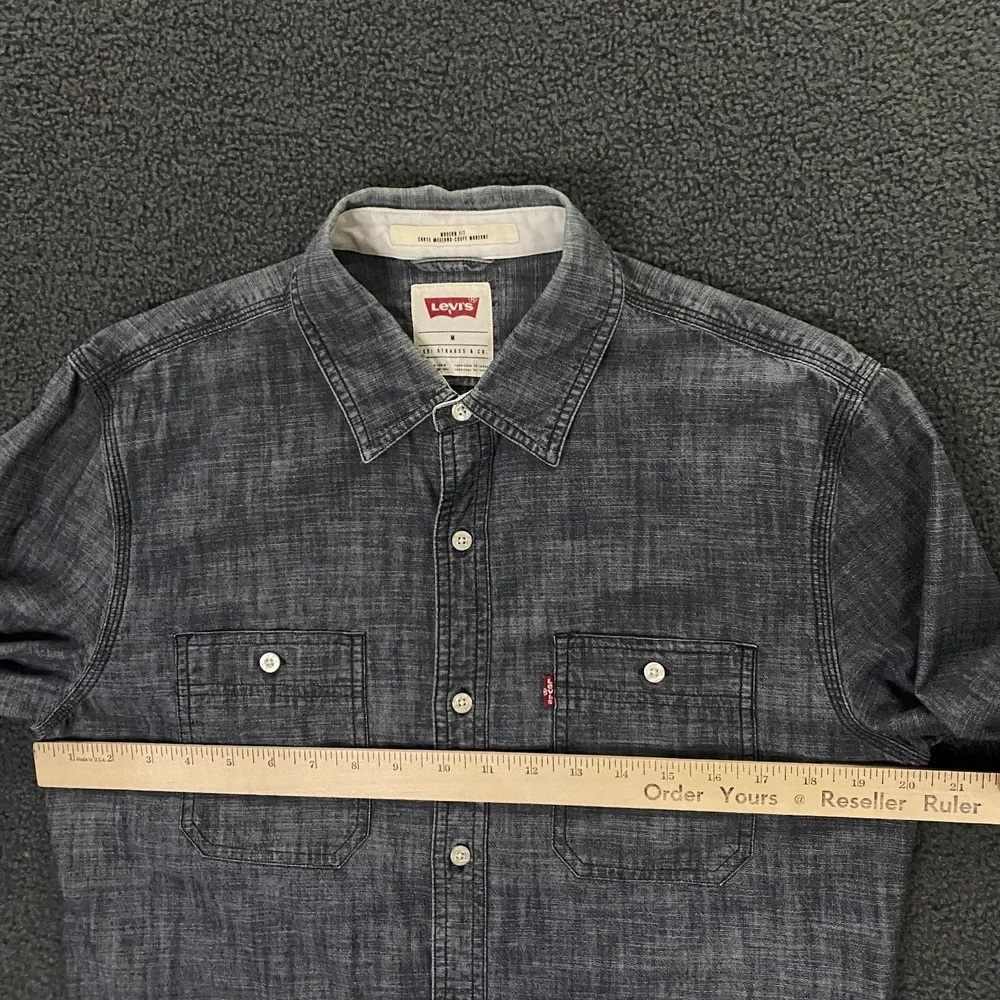 Levis Shirt Men Medium Modern Fit Blue Chambray Utility Denim Workwear Button Up